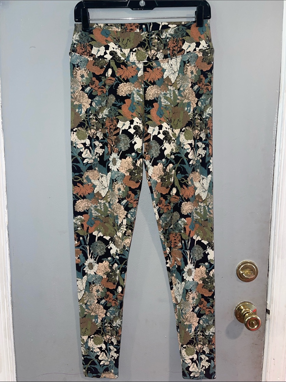Peruvian Connection Floral Stretch Leggings Size M